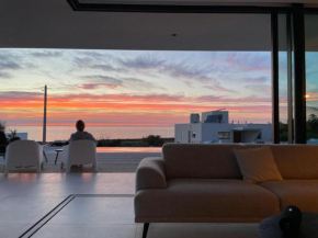 Exclusive Beach House with full sea view, Luxury and Comfort by the Sea